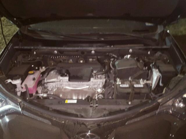 2T3ZFREVXHW320755 - 2017 TOYOTA RAV4 LE Qara foto 7