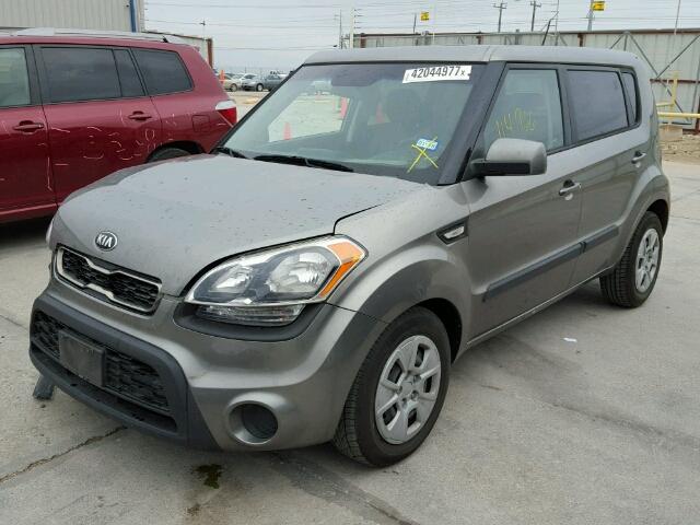 KNDJT2A55D7633592 - 2013 KIA SOUL GRAY photo 2