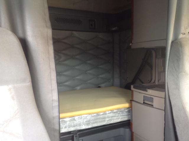 1FUJGLDR6ALAP6229 - 2010 FREIGHTLINER CASCADIA 1 WHITE photo 5