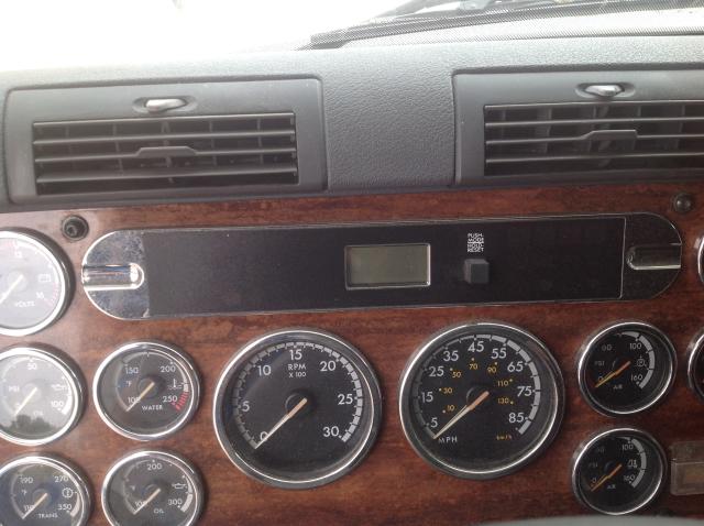 1FUJGLDR6ALAP6229 - 2010 FREIGHTLINER CASCADIA 1 WHITE photo 8