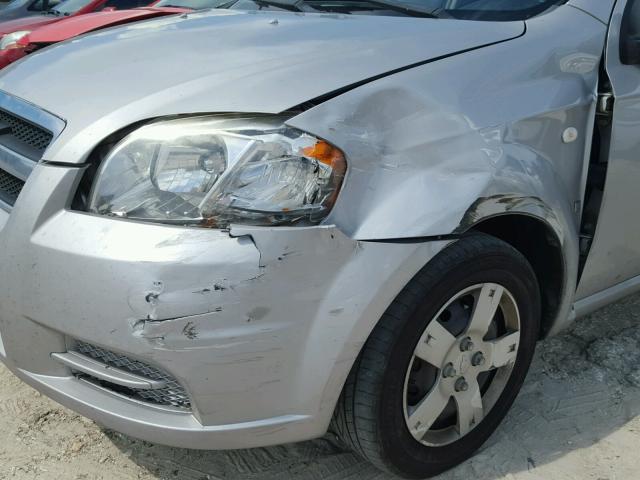 KL1TD56698B181147 - 2008 CHEVROLET AVEO BASE Argent photo 9