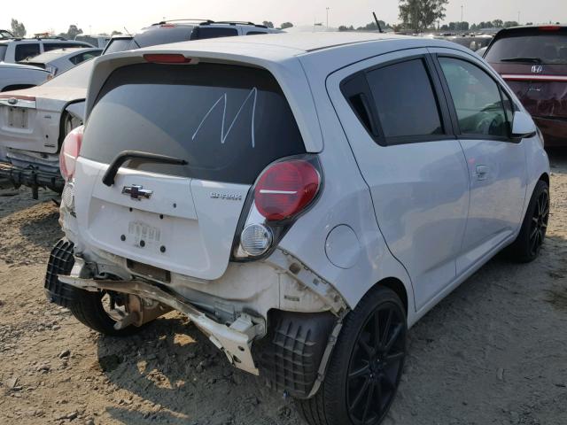 KL8CD6S91DC599374 - 2013 CHEVROLET SPARK 1LT WHITE photo 4