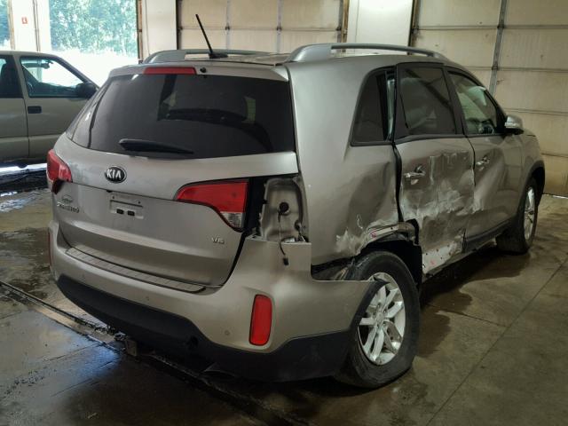 5XYKT4A73FG610688 - 2015 KIA SORENTO LX SILVER photo 4