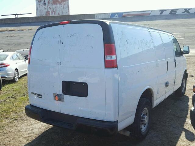 1GCWGFCF7F1120339 - 2015 CHEVROLET EXPRESS G2 WHITE photo 4