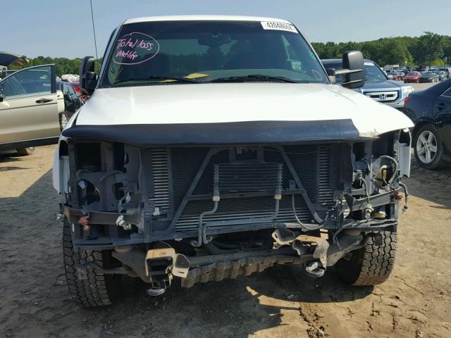 1GTHC29173E104316 - 2003 GMC SIERRA C25 WHITE photo 9