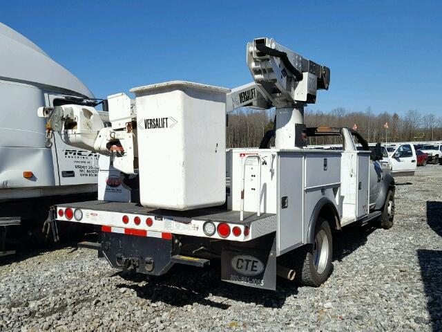 3C7WRNBL3DG554870 - 2013 RAM 5500 WHITE photo 4