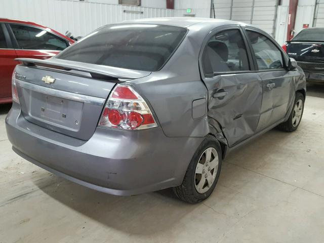 KL1TD56EX9B626858 - 2009 CHEVROLET AVEO LS SILVER photo 4