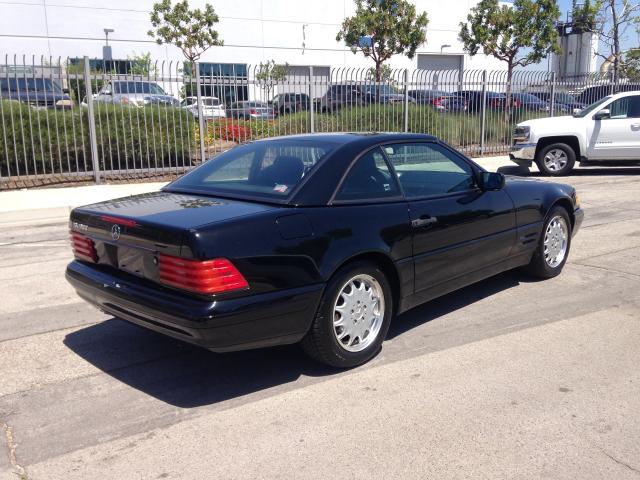 WDBFA67F3WF165050 - 1998 MERCEDES-BENZ SL 500 BLACK photo 4