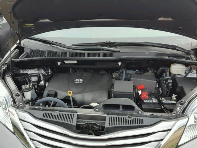 5TDYZ3DCXHS789071 - 2017 TOYOTA SIENNA GRAY photo 7