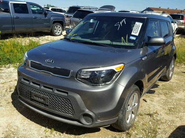 KNDJN2A29G7256673 - 2016 KIA SOUL GRAY photo 2