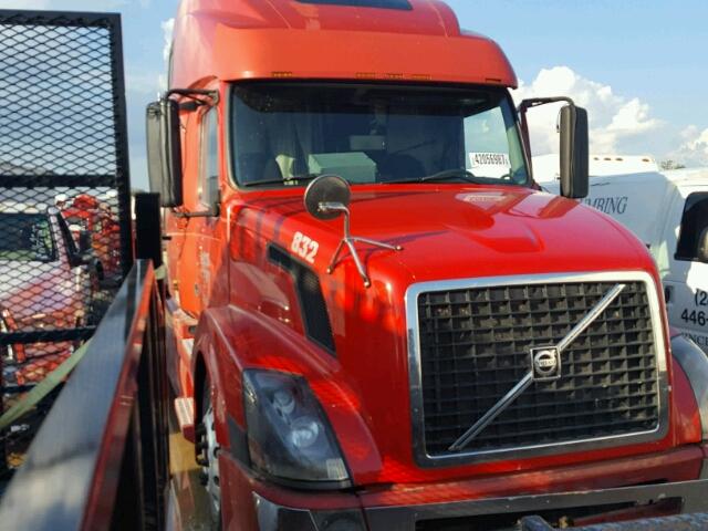 4V4NC9GH27N450330 - 2007 VOLVO VN RED photo 1