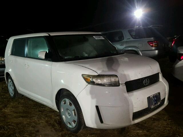 JTLKE50E281025544 - 2008 SCION XB WHITE photo 1