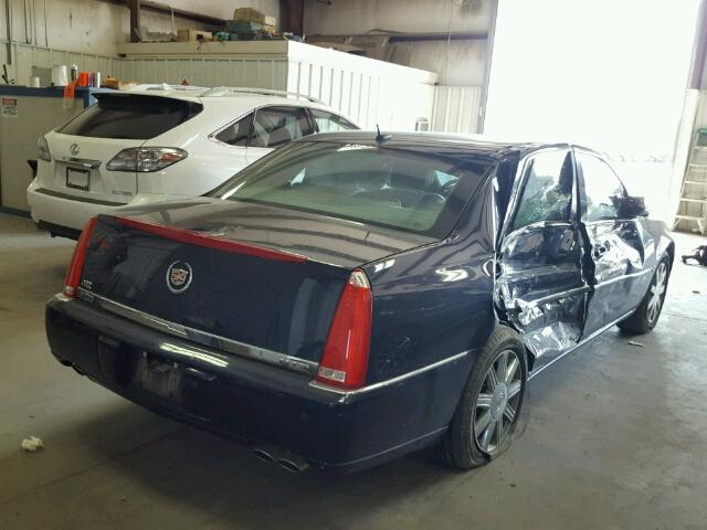 1G6KD57Y28U158742 - 2008 CADILLAC DTS BLUE photo 4