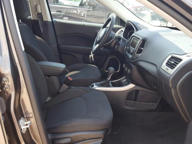 3C4NJCAB7JT319159 - 2018 JEEP COMPASS SP Серый фото 5