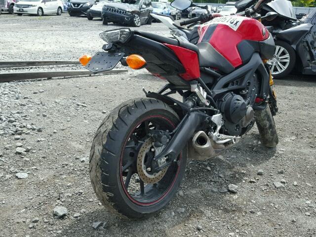 JYARN33N8EA000018 - 2014 YAMAHA FZ09 RED photo 4