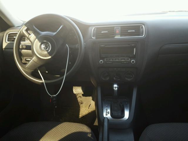 3VW2K7AJ2CM337772 - 2012 VOLKSWAGEN JETTA BASE 灰色 照片 9