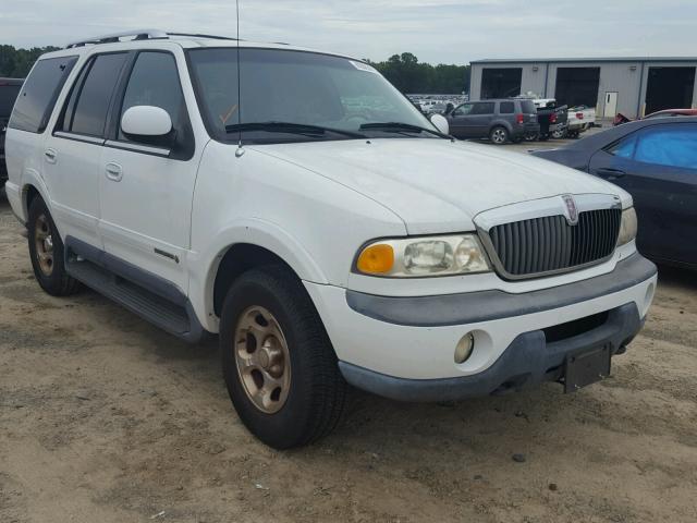 5LMPU28AXXLJ29702 - 1999 LINCOLN NAVIGATOR WHITE photo 1