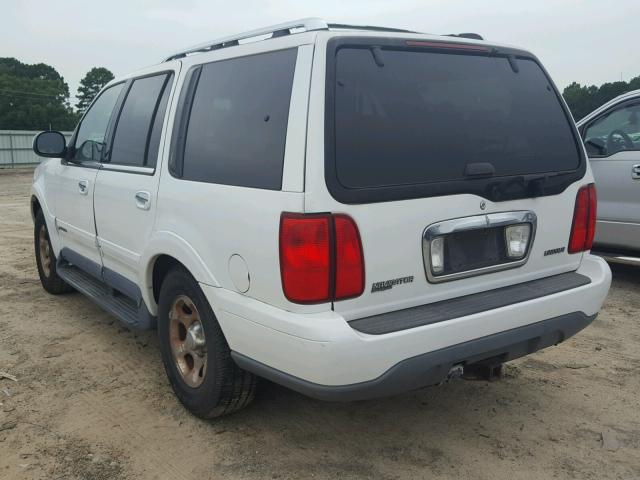 5LMPU28AXXLJ29702 - 1999 LINCOLN NAVIGATOR WHITE photo 3