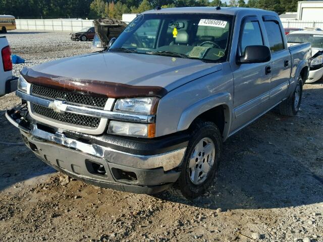 2GCEK13T751214684 - 2005 CHEVROLET SILVERADO GOLD photo 2