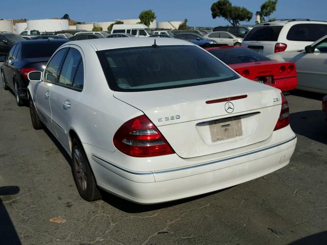 WDBUF26J45A742655 - 2005 MERCEDES-BENZ E 320 CDI WHITE photo 3