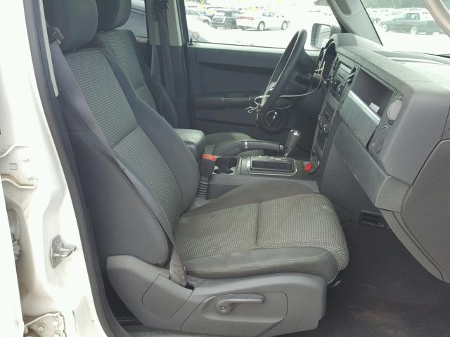 1J4RG4GK5AC126527 - 2010 JEEP COMMANDER WHITE photo 5