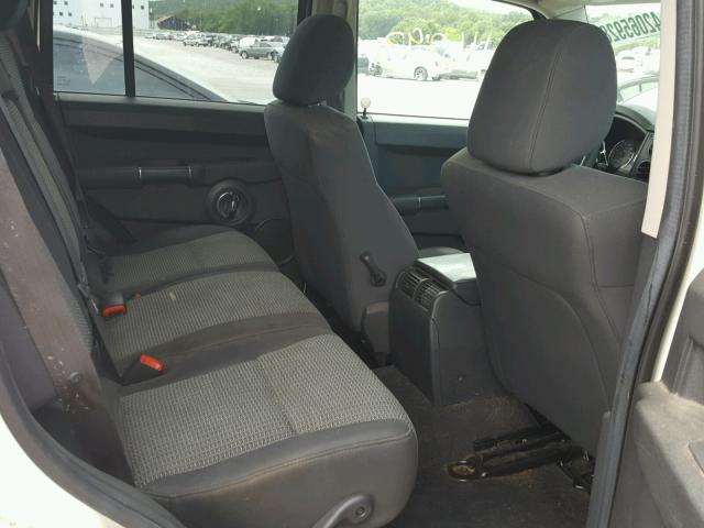 1J4RG4GK5AC126527 - 2010 JEEP COMMANDER WHITE photo 6