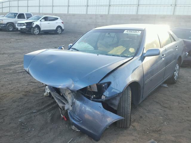 4T1BE30K33U661365 - 2003 TOYOTA CAMRY LE BLUE photo 2