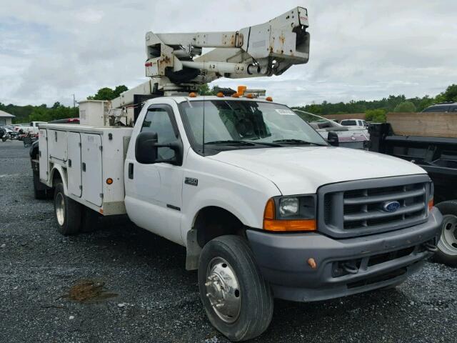 1FDAF57F51EA96315 - 2001 FORD F550 SUPER WHITE photo 1