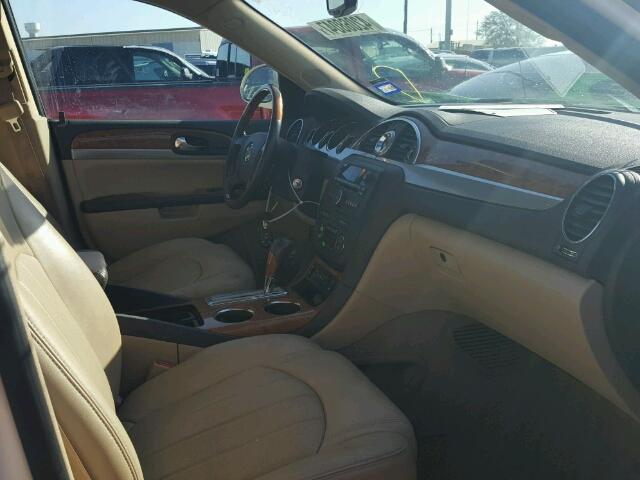 5GAKVCEDXCJ125983 - 2012 BUICK ENCLAVE WHITE photo 5