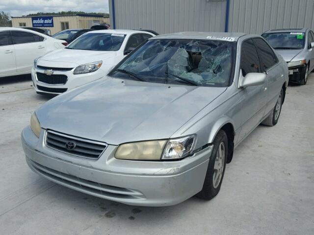 JT2BG22K610555267 - 2001 TOYOTA CAMRY SILVER photo 2