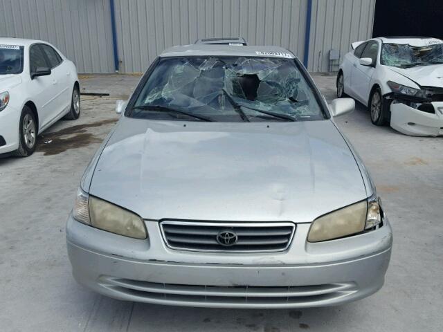 JT2BG22K610555267 - 2001 TOYOTA CAMRY SILVER photo 9