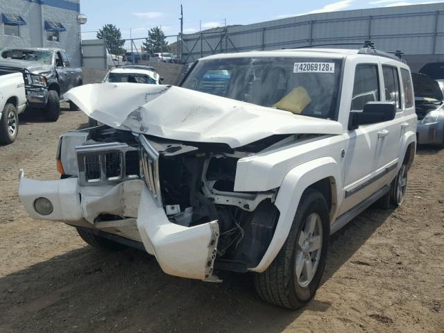1J8HG48P07C601174 - 2007 JEEP COMMANDER WHITE photo 2