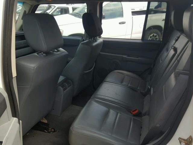 1J8HG48P07C601174 - 2007 JEEP COMMANDER WHITE photo 6