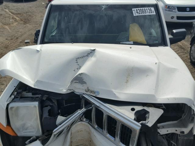 1J8HG48P07C601174 - 2007 JEEP COMMANDER WHITE photo 7