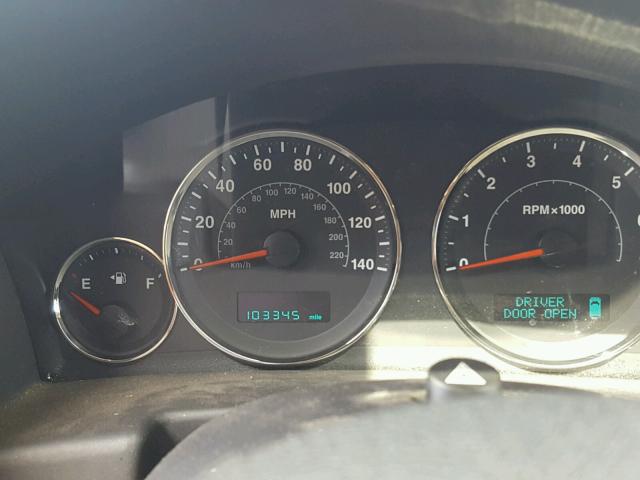 1J8HG48P07C601174 - 2007 JEEP COMMANDER WHITE photo 8