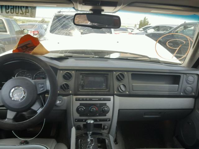 1J8HG48P07C601174 - 2007 JEEP COMMANDER WHITE photo 9
