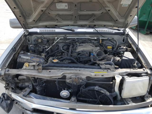 1N6ED27T5YC392583 - 2000 NISSAN FRONTIER C SILVER photo 7