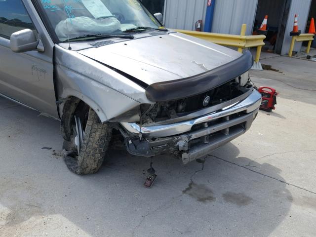 1N6ED27T5YC392583 - 2000 NISSAN FRONTIER C SILVER photo 9