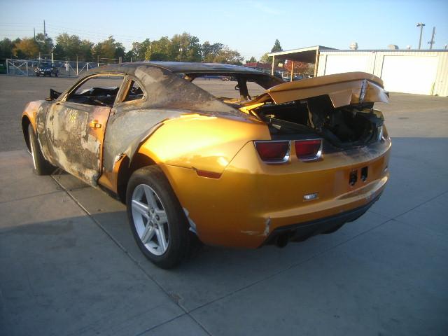 2G1FA1E34D9114233 - 2013 CHEVROLET CAMARO LS ORANGE photo 3