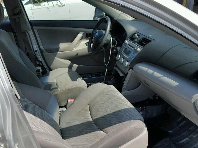 4T1BE46K09U875185 - 2009 TOYOTA CAMRY BASE SILVER photo 5