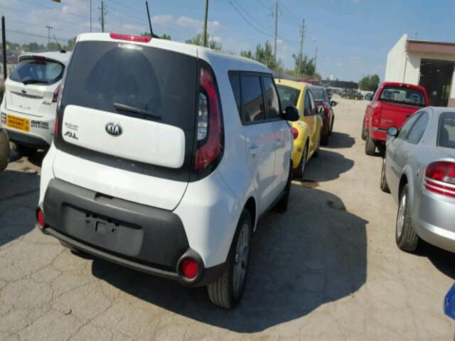 KNDJN2A21F7122304 - 2015 KIA SOUL WHITE photo 4