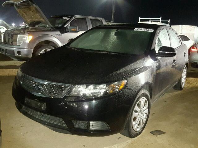 KNAFU4A27D5733741 - 2013 KIA FORTE BLACK photo 2