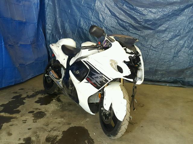 JS1GX72B8H2100438 - 2017 SUZUKI GSX1300 RA WHITE photo 1