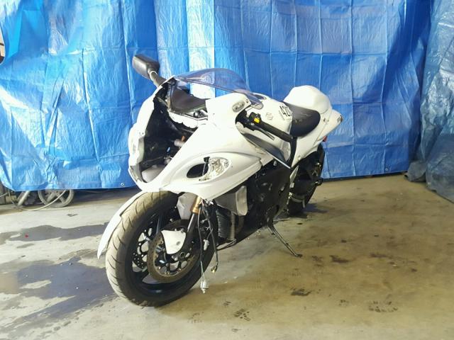 JS1GX72B8H2100438 - 2017 SUZUKI GSX1300 RA WHITE photo 2