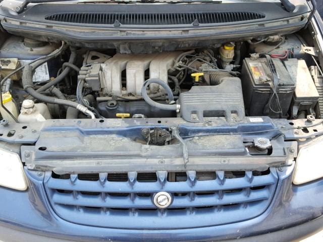 2C4GJ44R9YR832983 - 2000 CHRYSLER GRAND VOYA BLUE photo 7