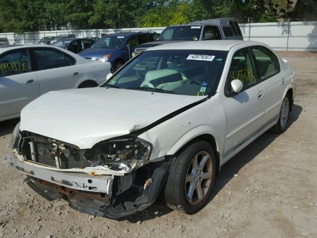 JN1DA31D82T422622 - 2002 NISSAN MAXIMA GLE WHITE photo 2