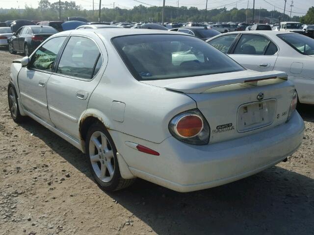 JN1DA31D82T422622 - 2002 NISSAN MAXIMA GLE WHITE photo 3