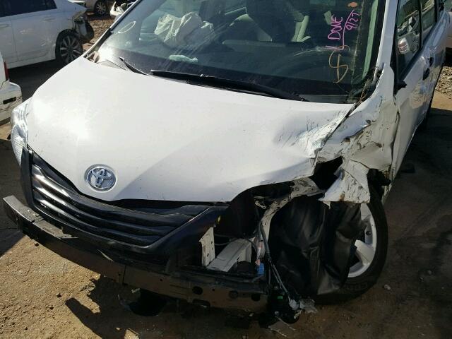 5TDZK3DC3FS549608 - 2015 TOYOTA SIENNA WHITE photo 9