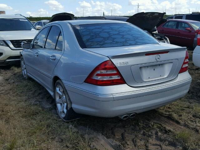 WDBRF52H87A920970 - 2007 MERCEDES-BENZ C SILVER photo 3