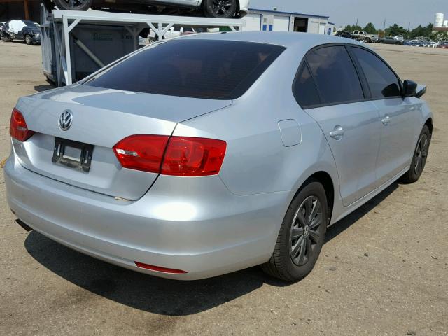 3VW2K7AJ9EM300267 - 2014 VOLKSWAGEN JETTA BASE SILVER photo 4